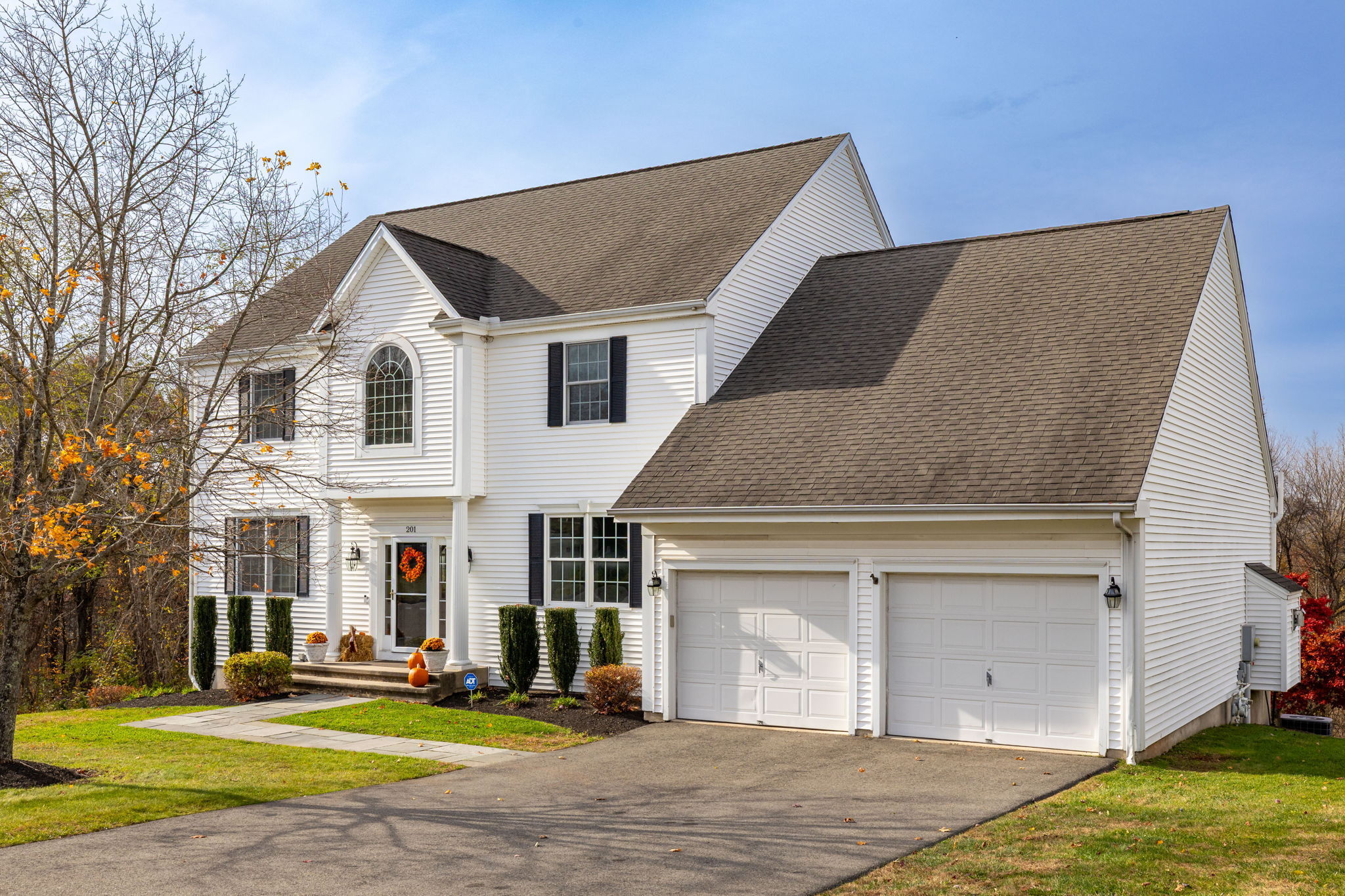 Rocky Hill, Connecticut, 06067, United States, 4 Bedrooms Bedrooms, ,3 BathroomsBathrooms,Residential,For Sale,1991962