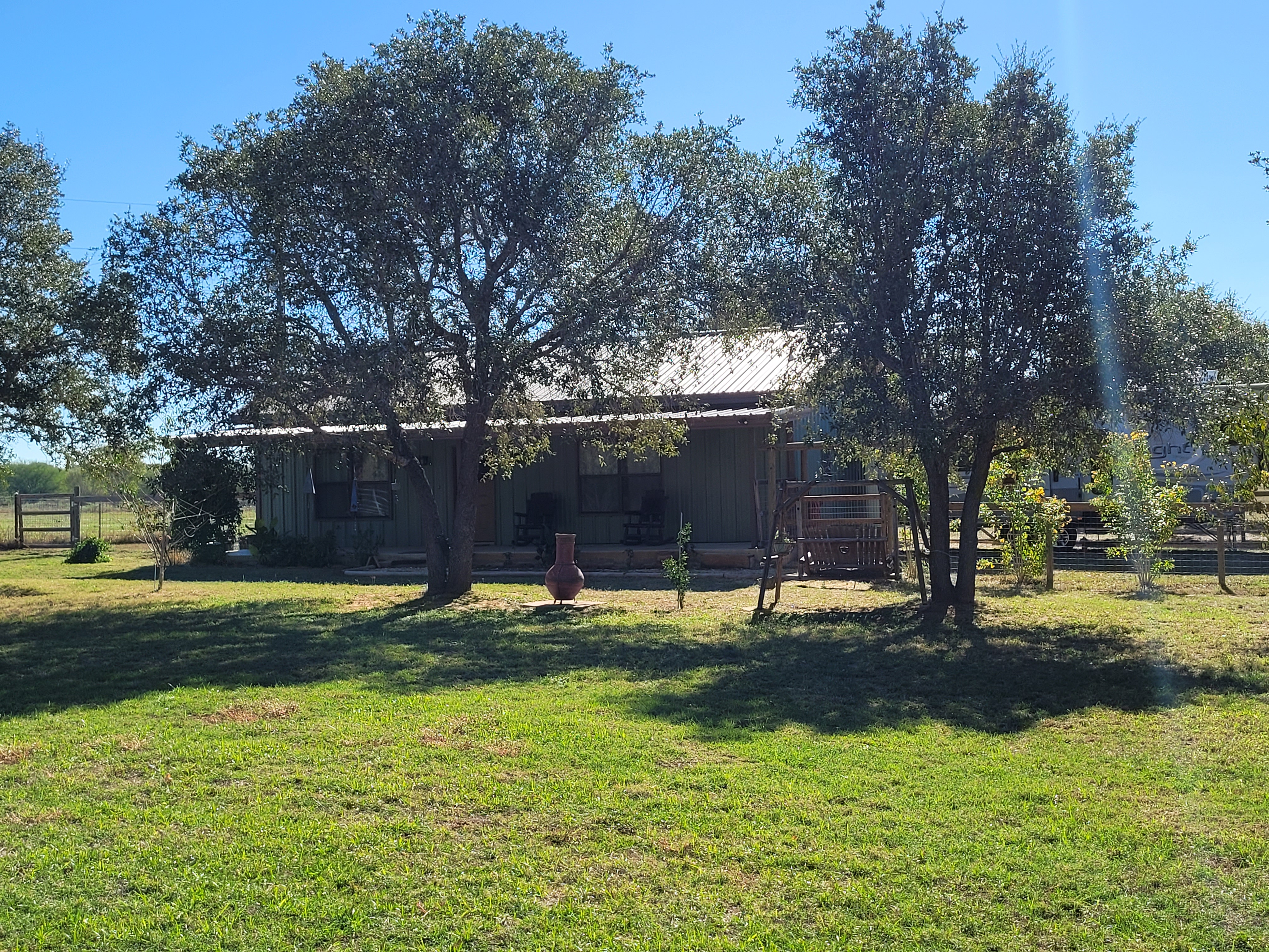 Stockdale, Texas, 78160, United States, 2 Bedrooms Bedrooms, ,1 BathroomBathrooms,Residential,For Sale,1990208