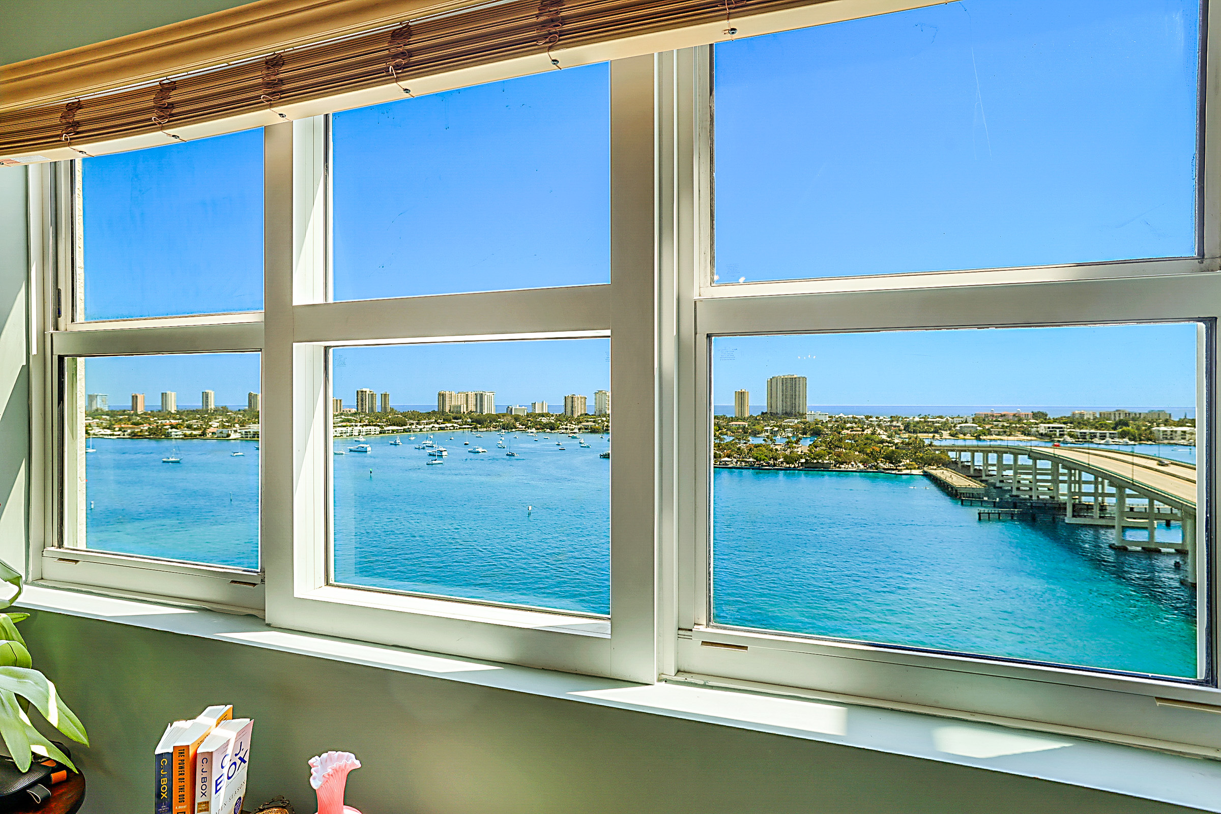  2640 Lake Shore Drive, Riviera Beach, FL, 33404 - 物件實景