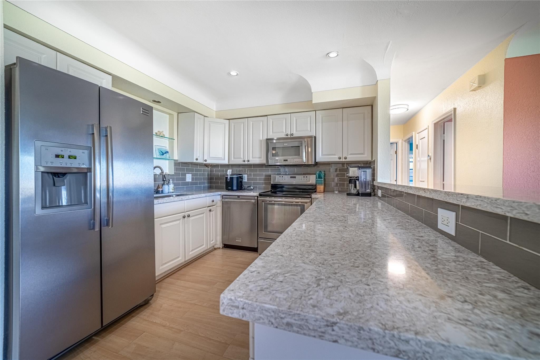 Pompano Beach, Florida, 33062, United States, 2 Bedrooms Bedrooms, ,2 BathroomsBathrooms,Residential,For Sale,1978458