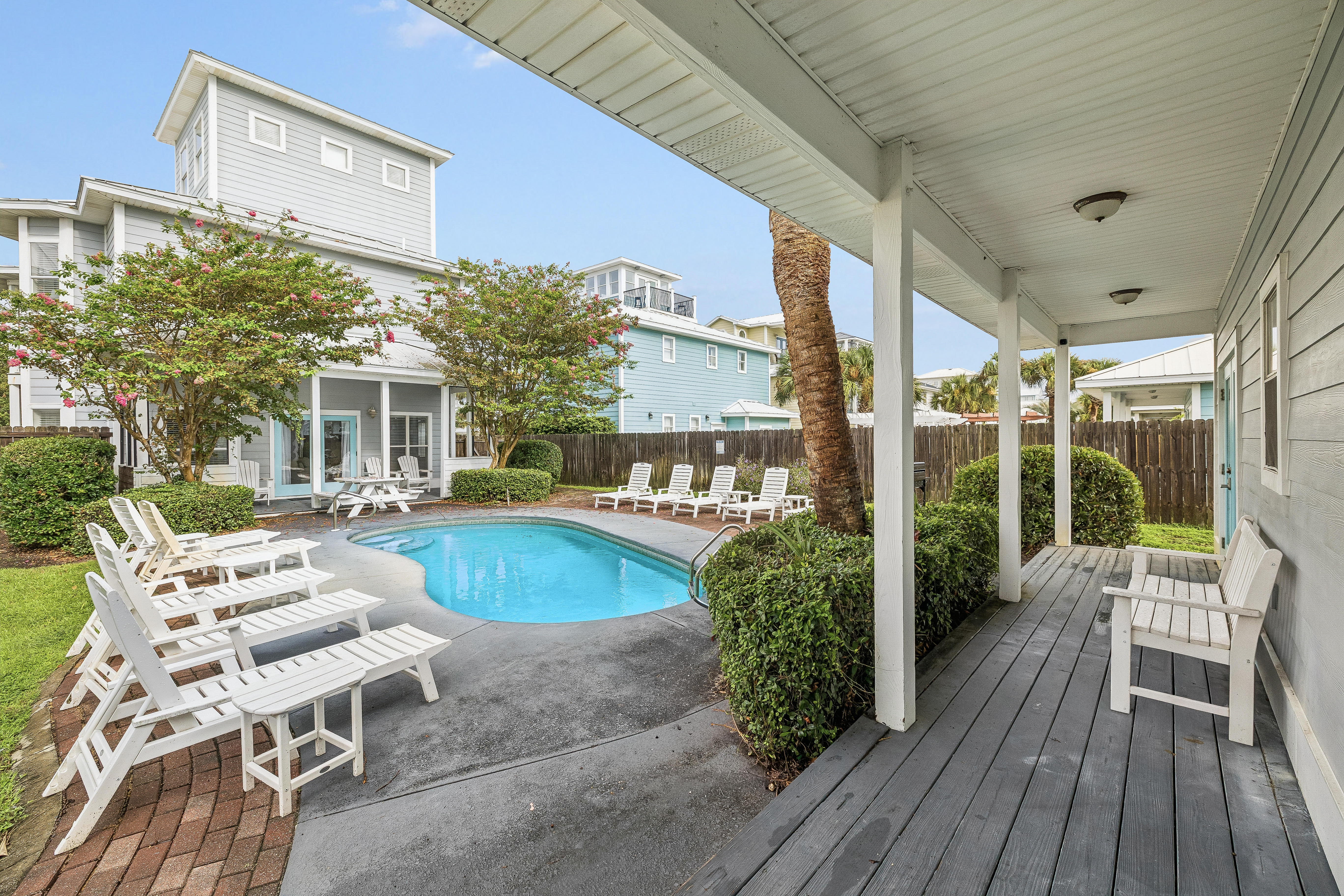  Spacious Coastal Retreat With Private Pool And Guest House - 物件實景