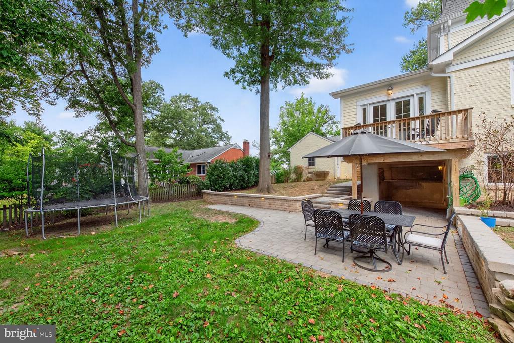 Arlington, Virginia, 22213, United States, 5 Bedrooms Bedrooms, ,5 BathroomsBathrooms,Residential,For Sale,1982488