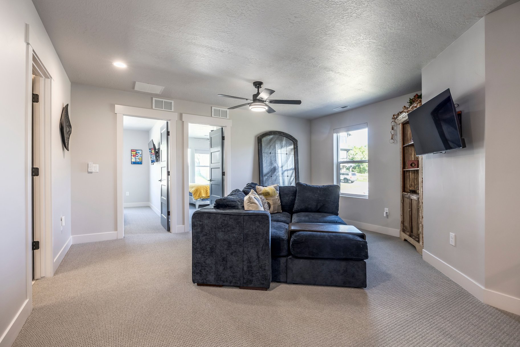  Mountain Views, Open Space & Finished Walkout Basement - 物件實景