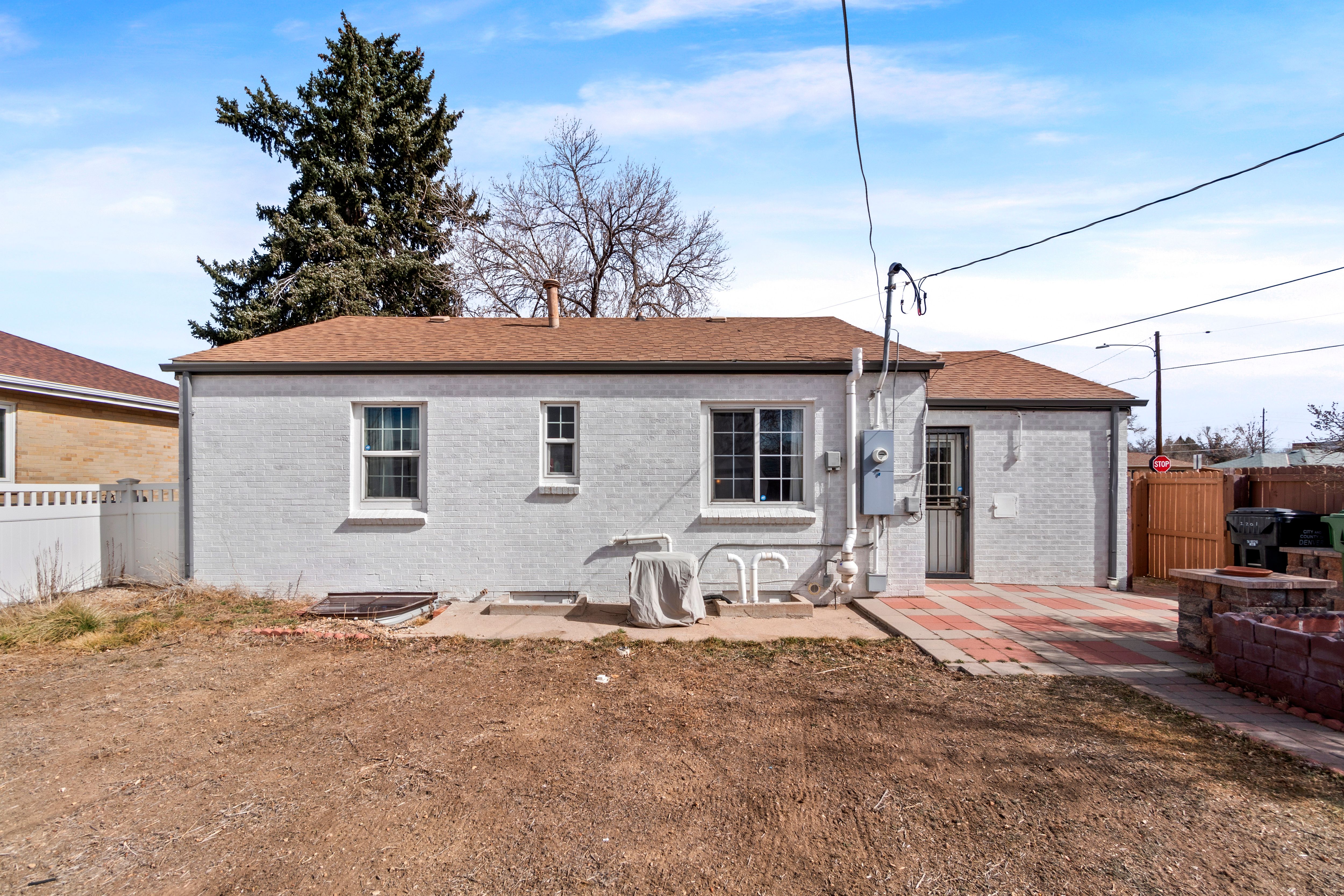  South Park Hill Remodeled 3 Bedroom, 2 Bath Brick Ranch on Corner Lot - 物件實景