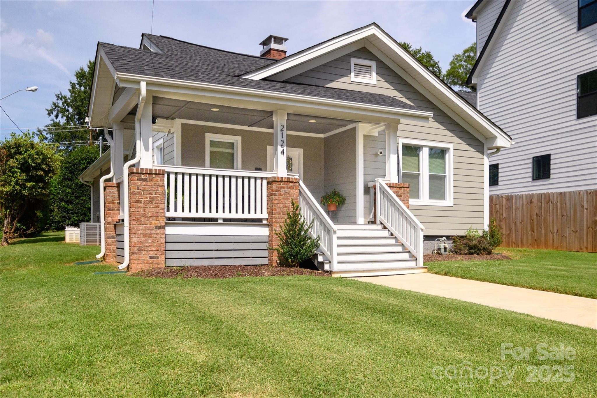 Charlotte, North Carolina, 28208, United States, 3 Bedrooms Bedrooms, ,2 BathroomsBathrooms,Residential,For Sale,1911586