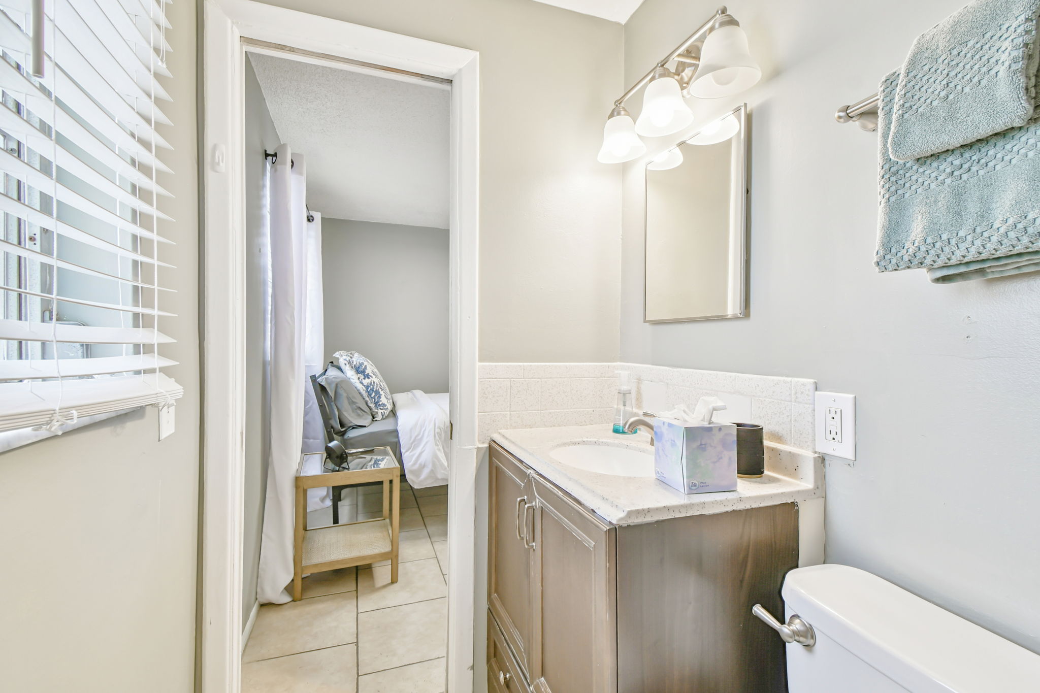 Dunedin, Florida, 34698, United States, 2 Bedrooms Bedrooms, ,1 BathroomBathrooms,Residential,For Sale,1983478