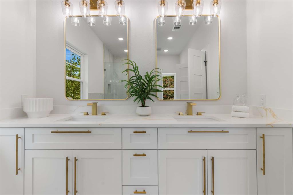 McKinney, Texas, 75069, United States, 4 Bedrooms Bedrooms, ,4 BathroomsBathrooms,Residential,For Sale,1907431