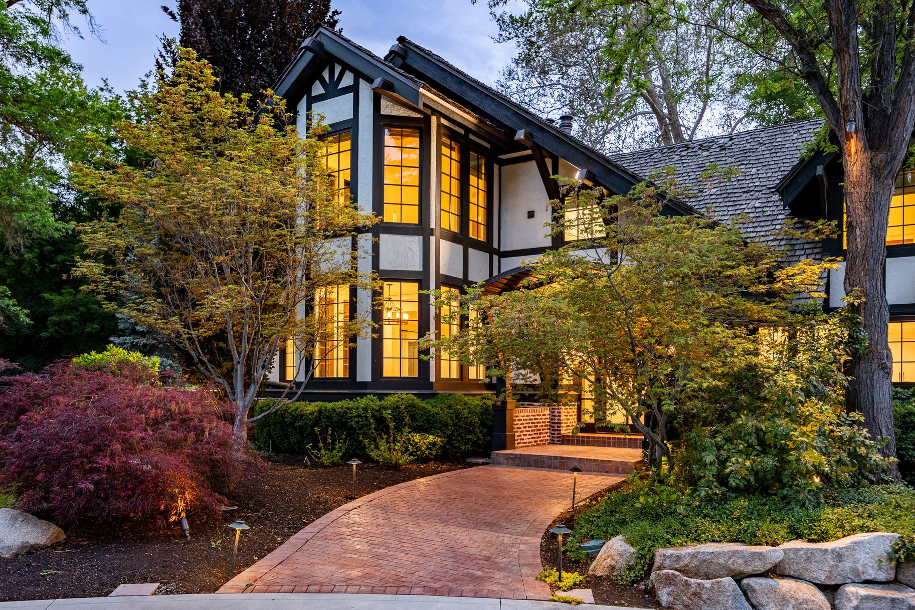  Stunning Tudor Estate in Premier Walker Lane Neighborhood - 物件實景