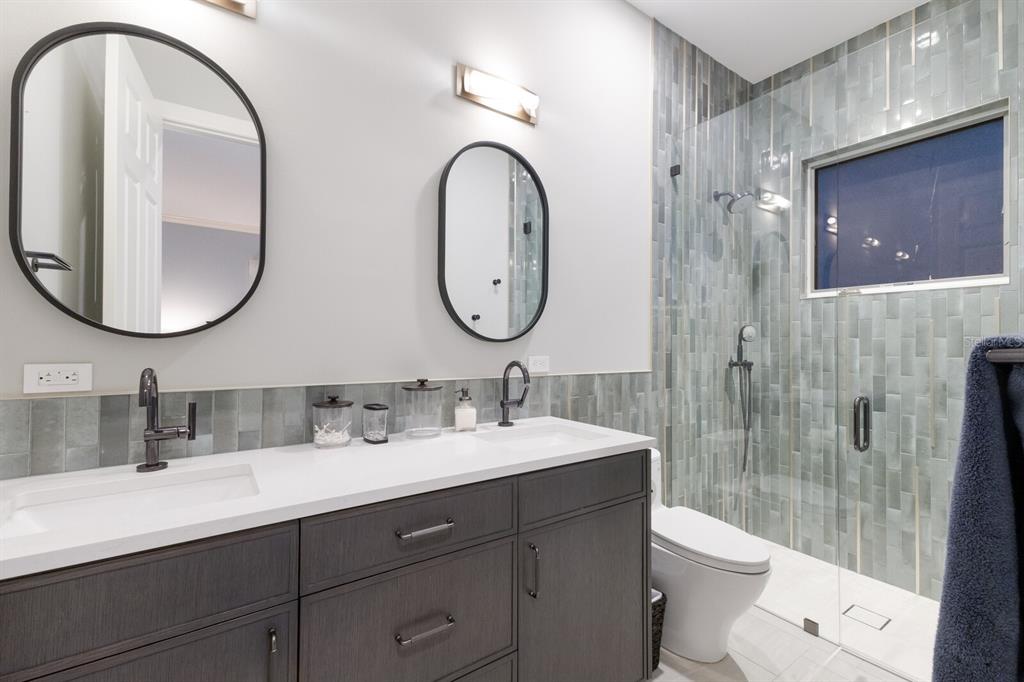 Longboat Key, Florida, 34228, United States, 5 Bedrooms Bedrooms, ,4 BathroomsBathrooms,Residential,For Sale,1785002