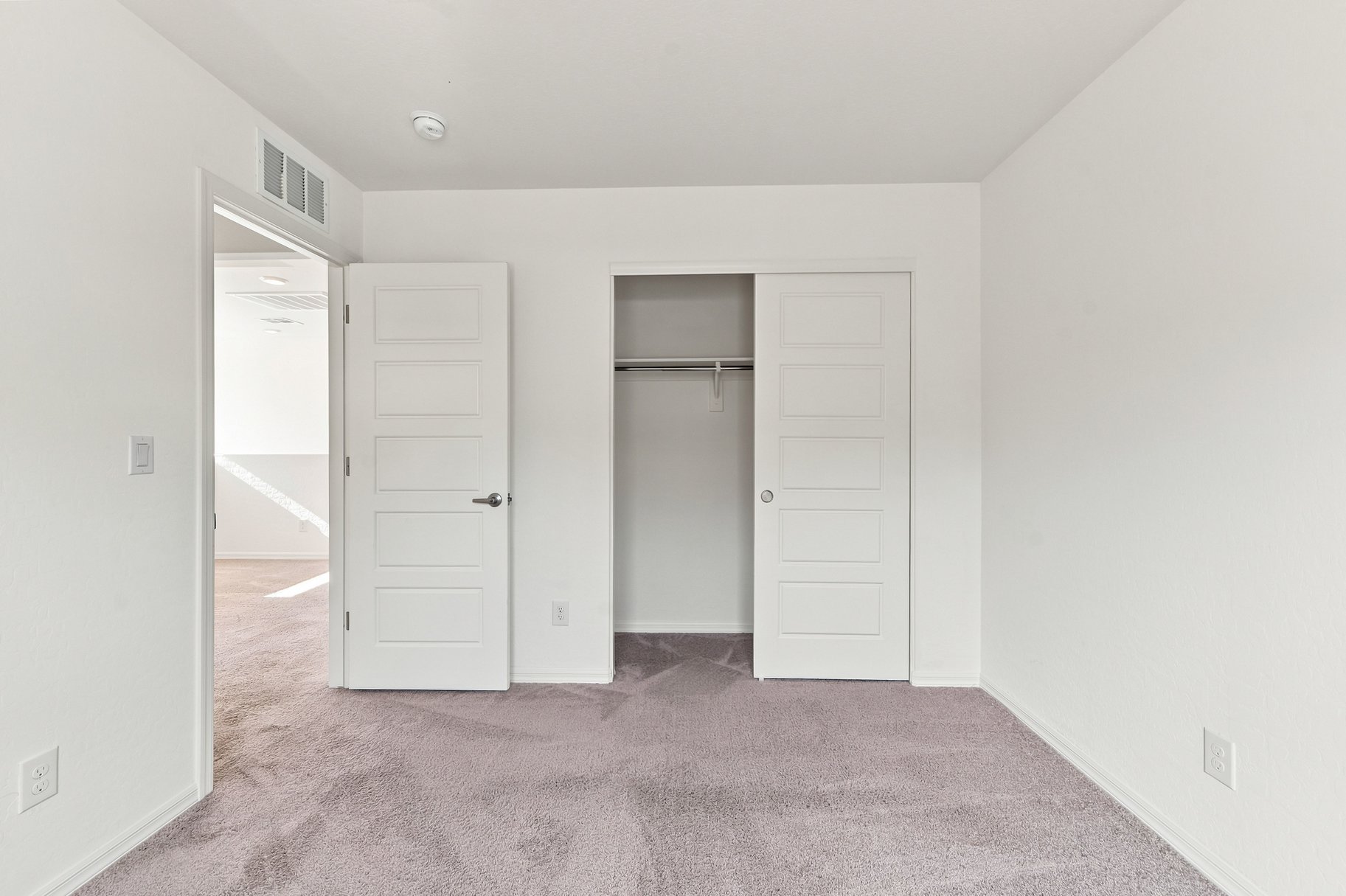  Move-In Ready Home with Great Investment Potential - 物件實景