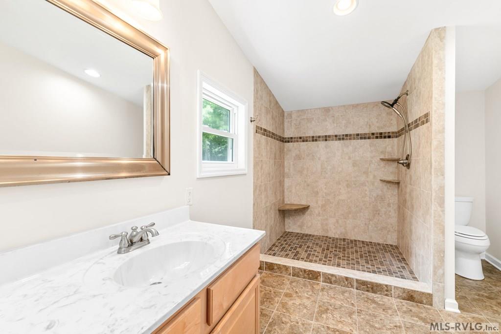 Macon, North Carolina, 27551, United States, 3 Bedrooms Bedrooms, ,2 BathroomsBathrooms,Residential,For Sale,1896406