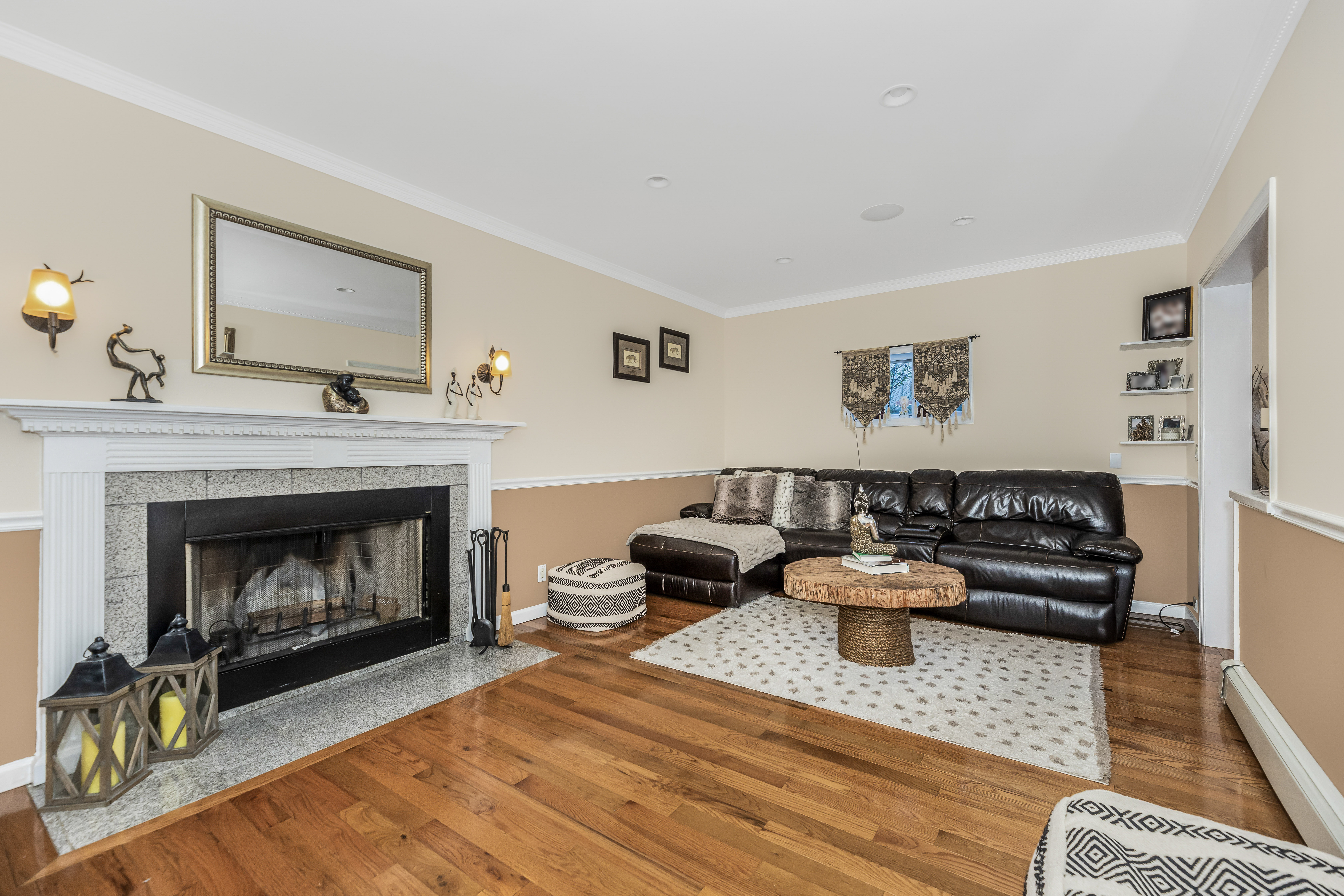 Yonkers, New York, 10703, United States, 4 Bedrooms Bedrooms, ,2 BathroomsBathrooms,Residential,For Sale,1825129