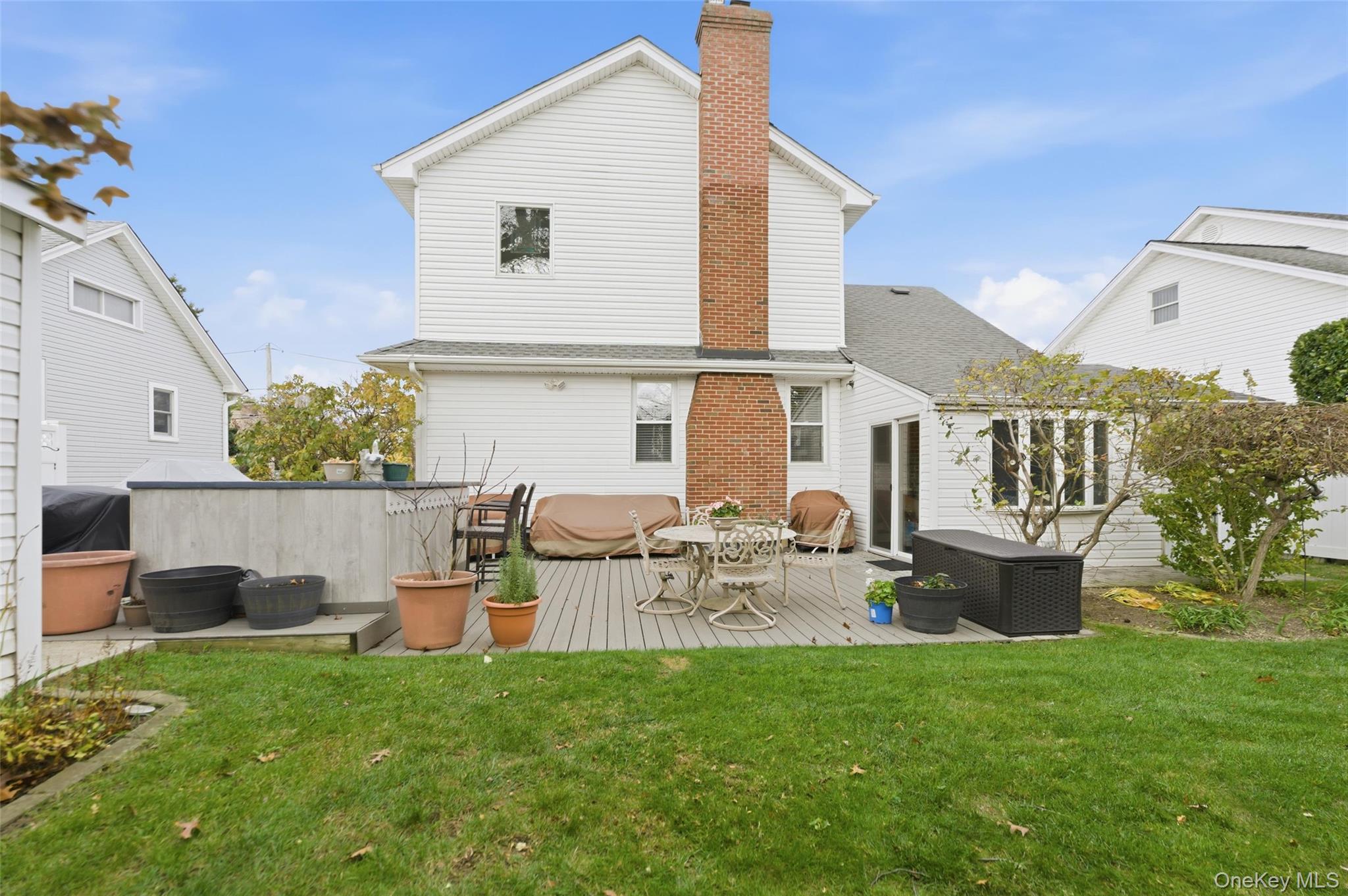 Oceanside, New York, 11572, United States, 3 Bedrooms Bedrooms, ,3 BathroomsBathrooms,Residential,For Sale,1990988