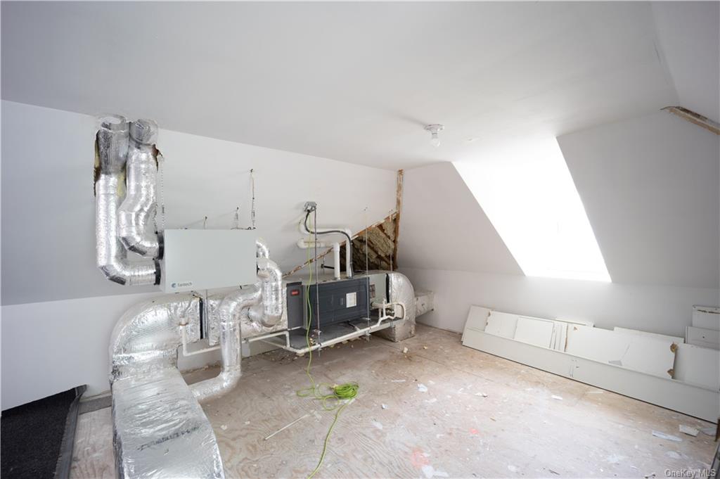 New Rochelle, New York, 10804, United States, 5 Bedrooms Bedrooms, ,5 BathroomsBathrooms,Residential,For Sale,1983034