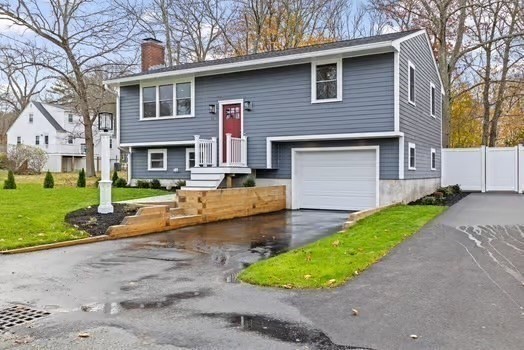 Whitman, Massachusetts, 02382, United States, 2 Bedrooms Bedrooms, ,1 BathroomBathrooms,Residential,For Sale,1992846