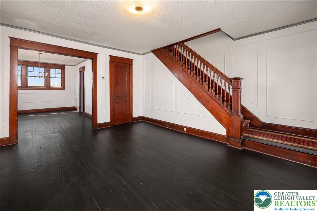Palmer Twp, Pennsylvania, 18045, United States, 6 Bedrooms Bedrooms, ,2 BathroomsBathrooms,Residential,For Sale,1932812