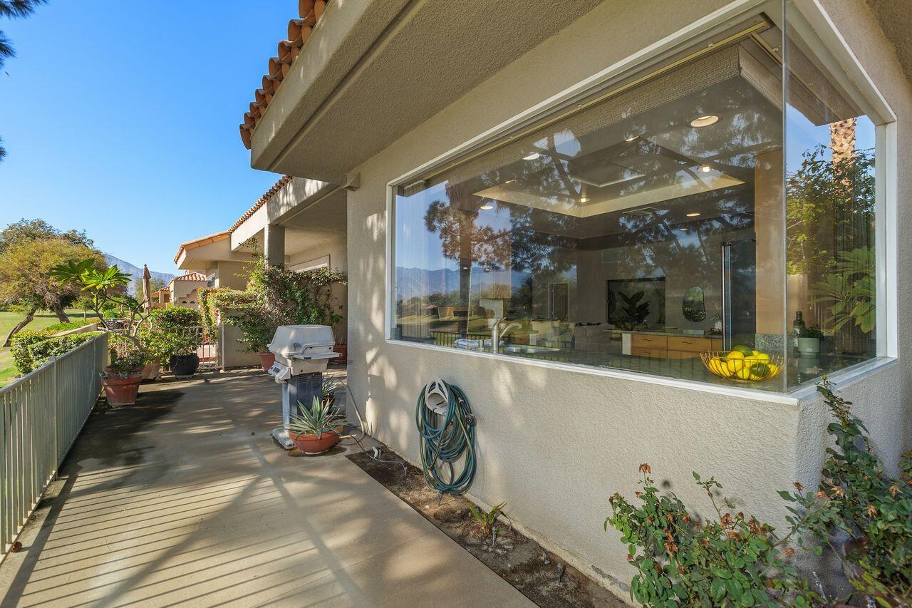 Rancho Mirage, California, 92270, United States, 3 Bedrooms Bedrooms, ,2 BathroomsBathrooms,Residential,For Sale,1999734