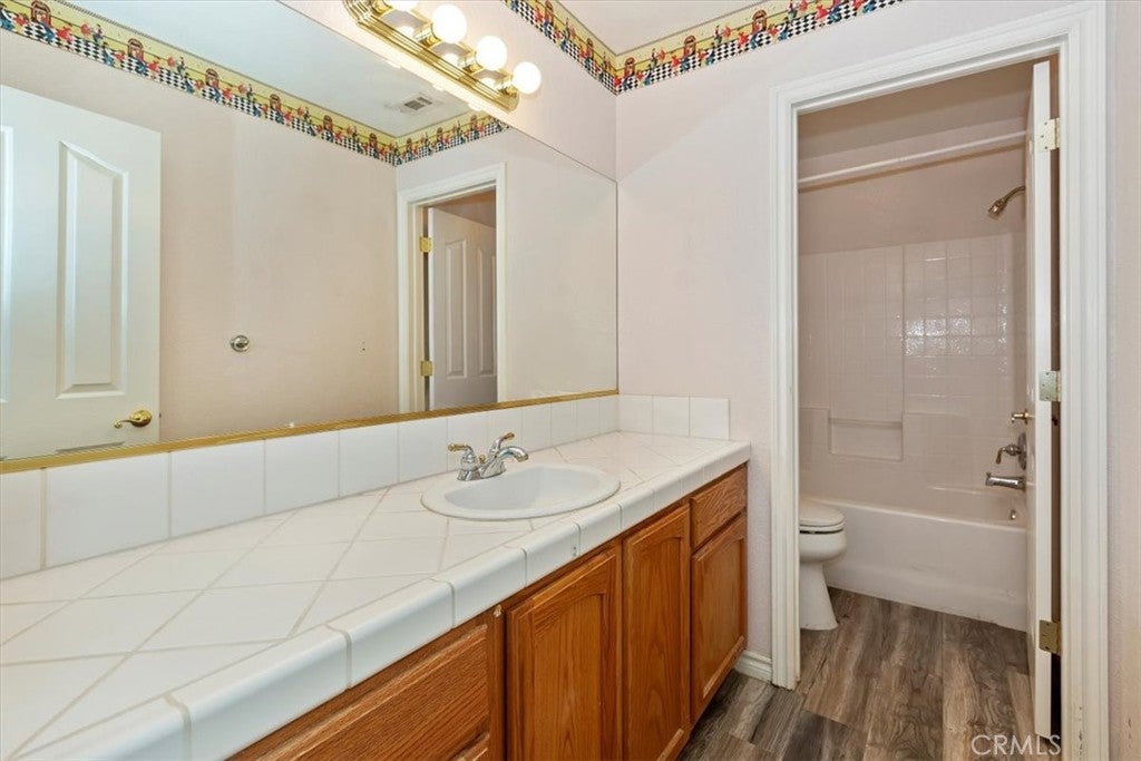 Apple Valley, California, 92308, United States, 7 Bedrooms Bedrooms, ,4 BathroomsBathrooms,Residential,For Sale,1794174