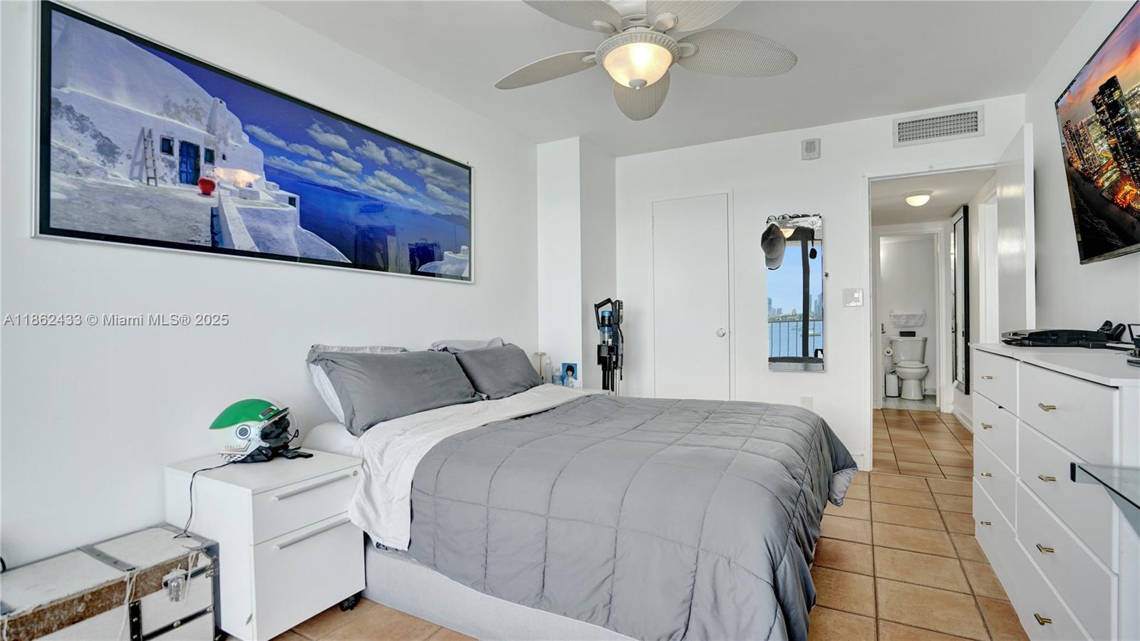 Miami Beach, Florida, 33139, United States, 2 Bedrooms Bedrooms, ,2 BathroomsBathrooms,Residential,For Sale,1925367