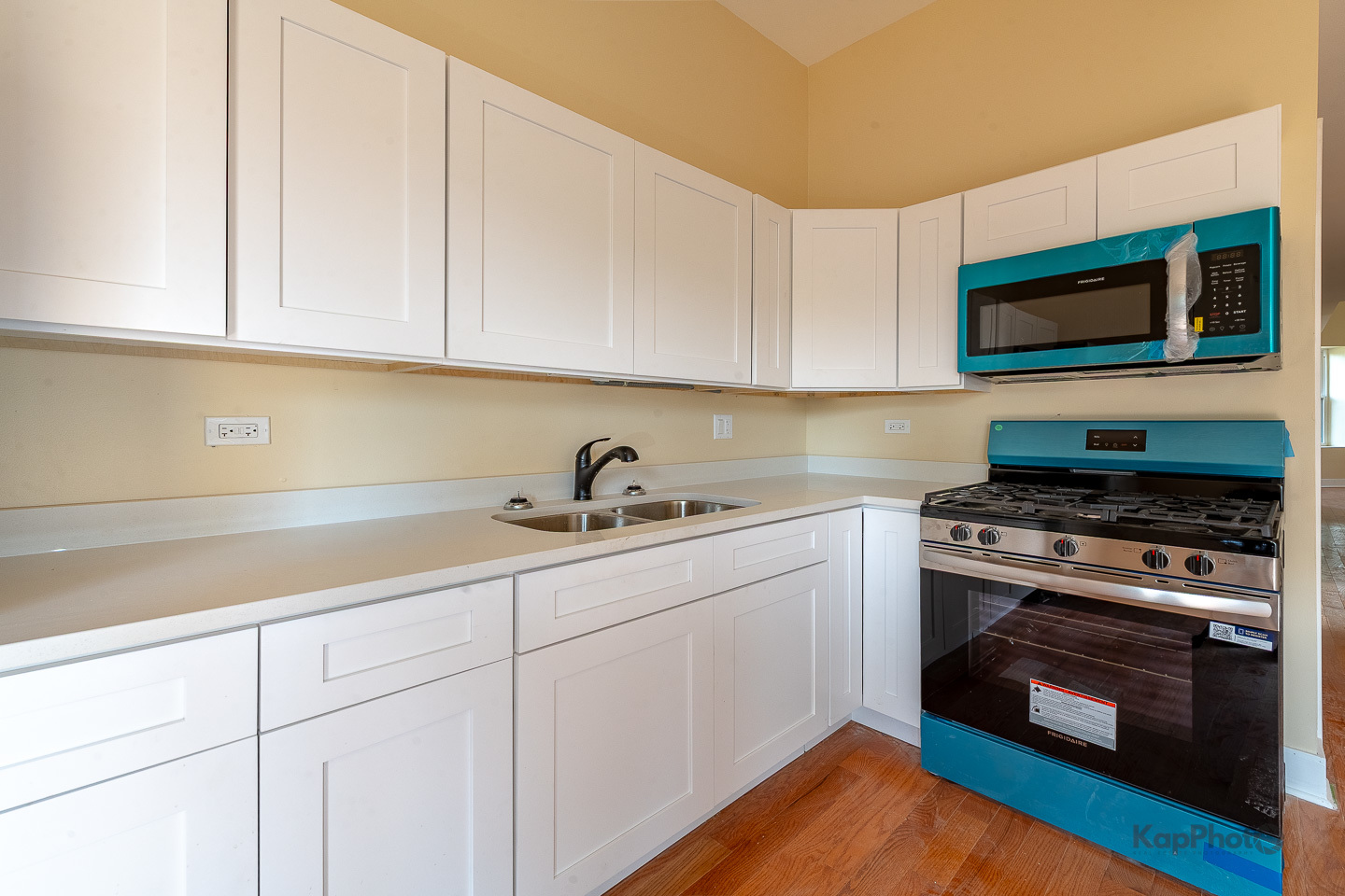 Chicago, Illinois, 60624, United States, 9 Bedrooms Bedrooms, ,Residential,For Sale,1979819