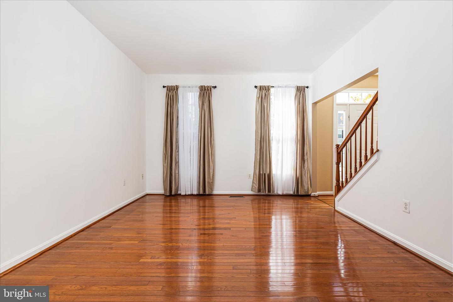 Round Hill, Virginia, 20141, United States, 4 Bedrooms Bedrooms, ,4 BathroomsBathrooms,Residential,For Sale,1987727