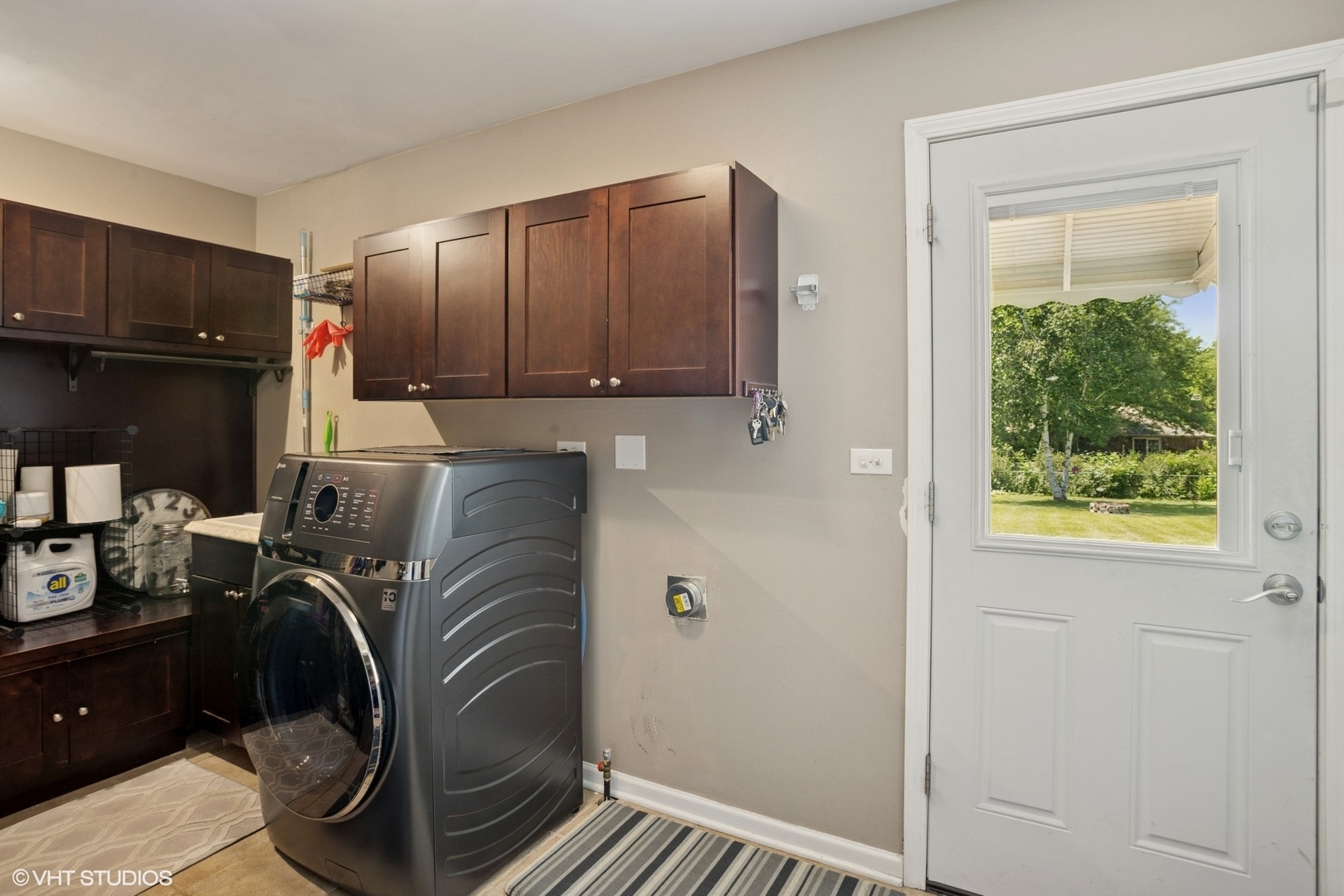 Barrington, Illinois, 60010, United States, 4 Bedrooms Bedrooms, ,3 BathroomsBathrooms,Residential,For Sale,1989548