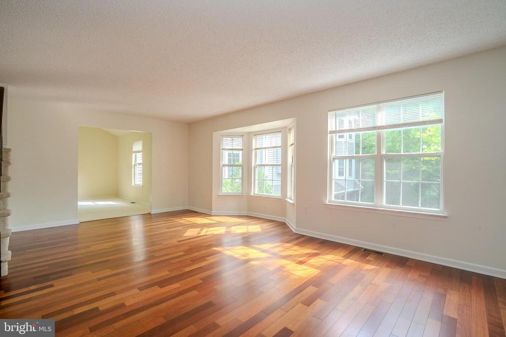 Princeton, New Jersey, 08540, United States, 4 Bedrooms Bedrooms, ,4 BathroomsBathrooms,Residential,For Sale,1938433