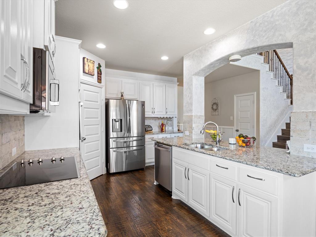 Waxahachie, Texas, 75165, United States, 4 Bedrooms Bedrooms, ,4 BathroomsBathrooms,Residential,For Sale,1978879