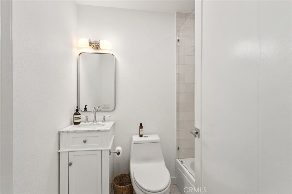 Newport Beach, California, 92660, United States, 2 Bedrooms Bedrooms, ,2 BathroomsBathrooms,Residential,For Sale,1987597