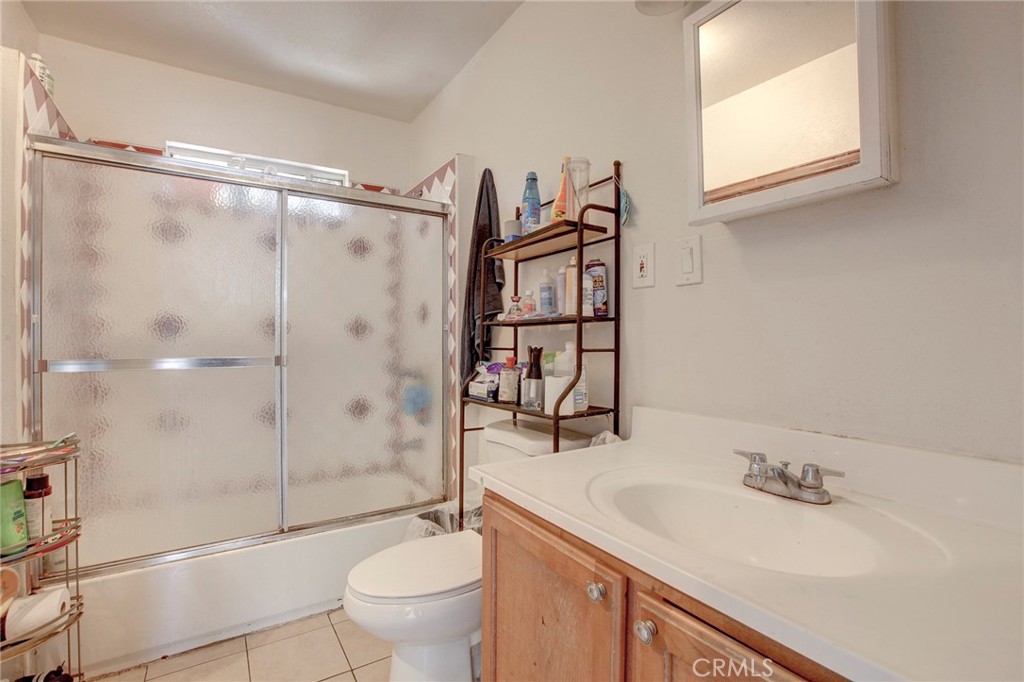 Los Angeles, California, 90003, United States, 3 Bedrooms Bedrooms, ,2 BathroomsBathrooms,Residential,For Sale,2008839