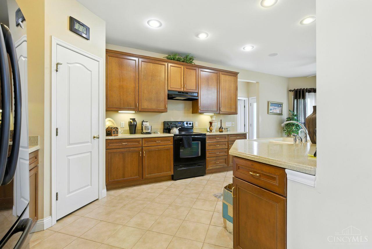 Fairfield Twp, Ohio, 45011, United States, 4 Bedrooms Bedrooms, ,4 BathroomsBathrooms,Residential,For Sale,1949510