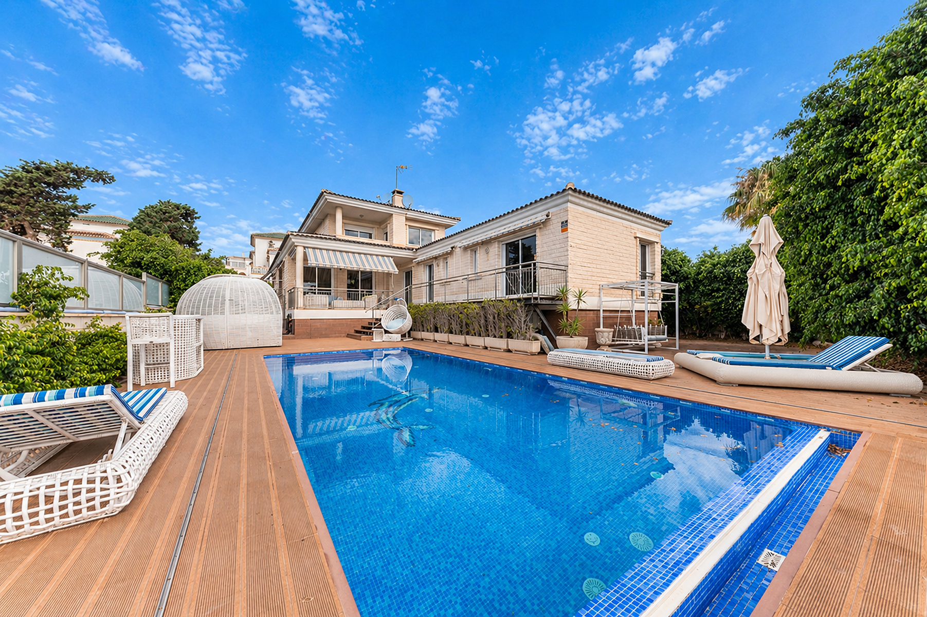  Exceptional luxury villa with direct beach access in Torrevieja. - 物件實景