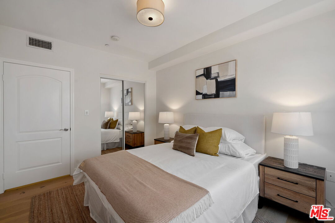 Los Angeles, California, 90025, United States, 3 Bedrooms Bedrooms, ,3 BathroomsBathrooms,Residential,For Sale,1939607