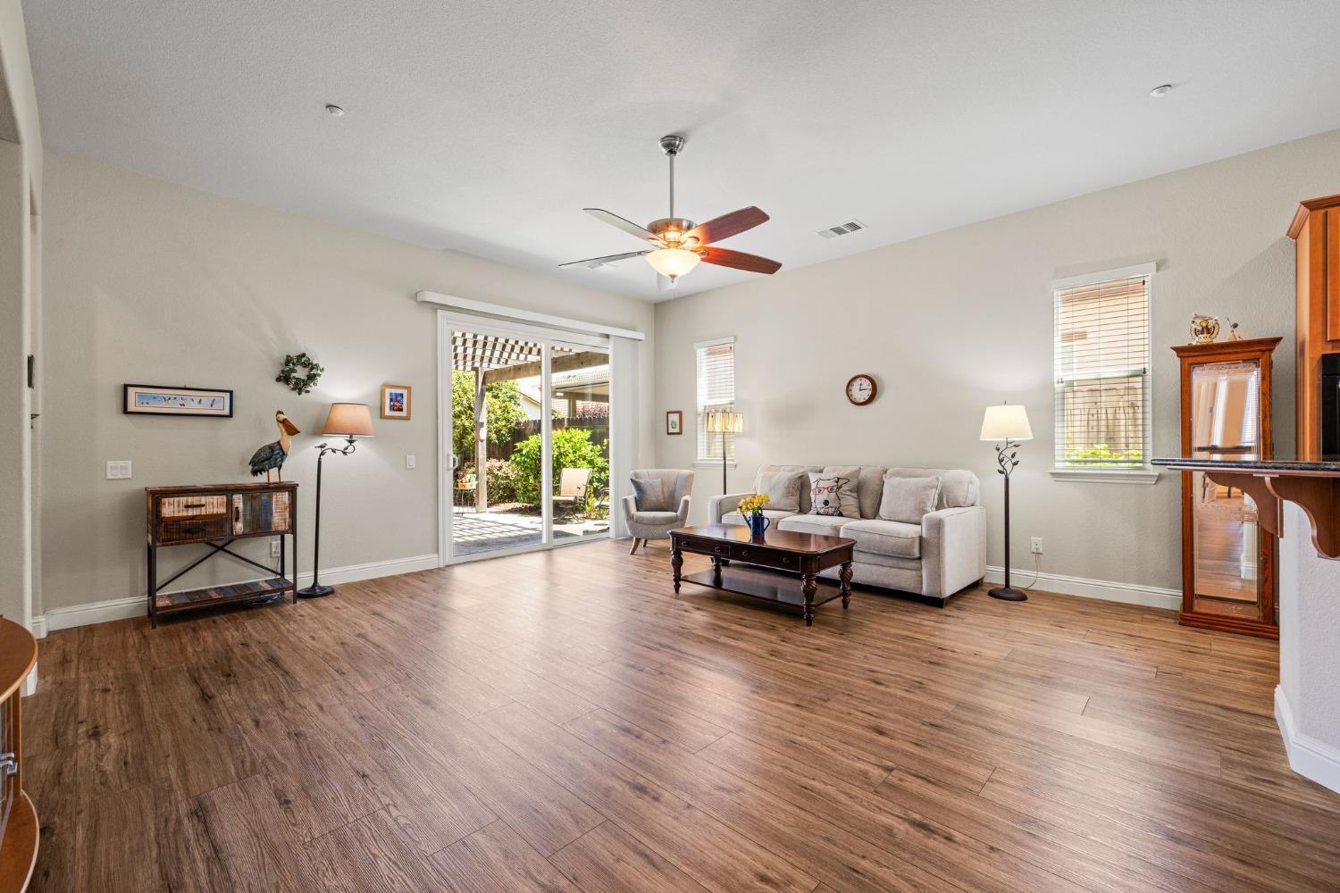 Roseville, California, 95747, United States, 3 Bedrooms Bedrooms, ,2 BathroomsBathrooms,Residential,For Sale,1924391