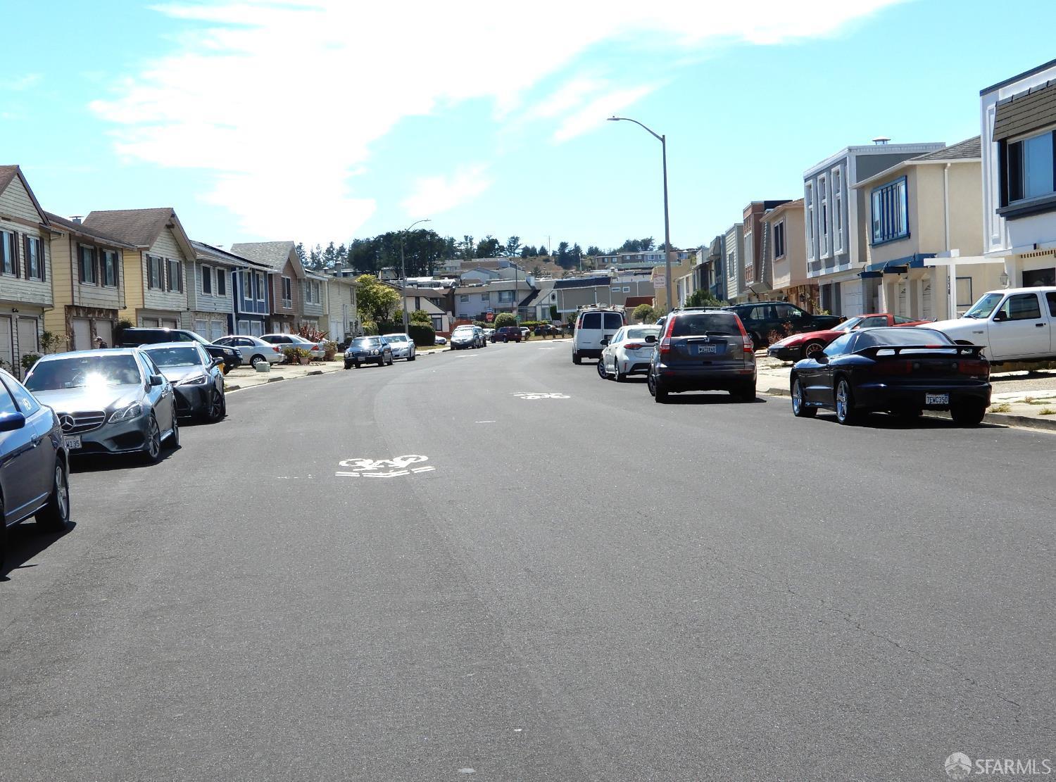 Daly City, California, 94015, United States, 3 Bedrooms Bedrooms, ,2 BathroomsBathrooms,Residential,For Sale,1914133