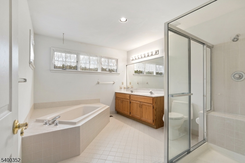 Lambertville City, New Jersey, 08530, United States, 3 Bedrooms Bedrooms, ,3 BathroomsBathrooms,Residential,For Sale,2002902