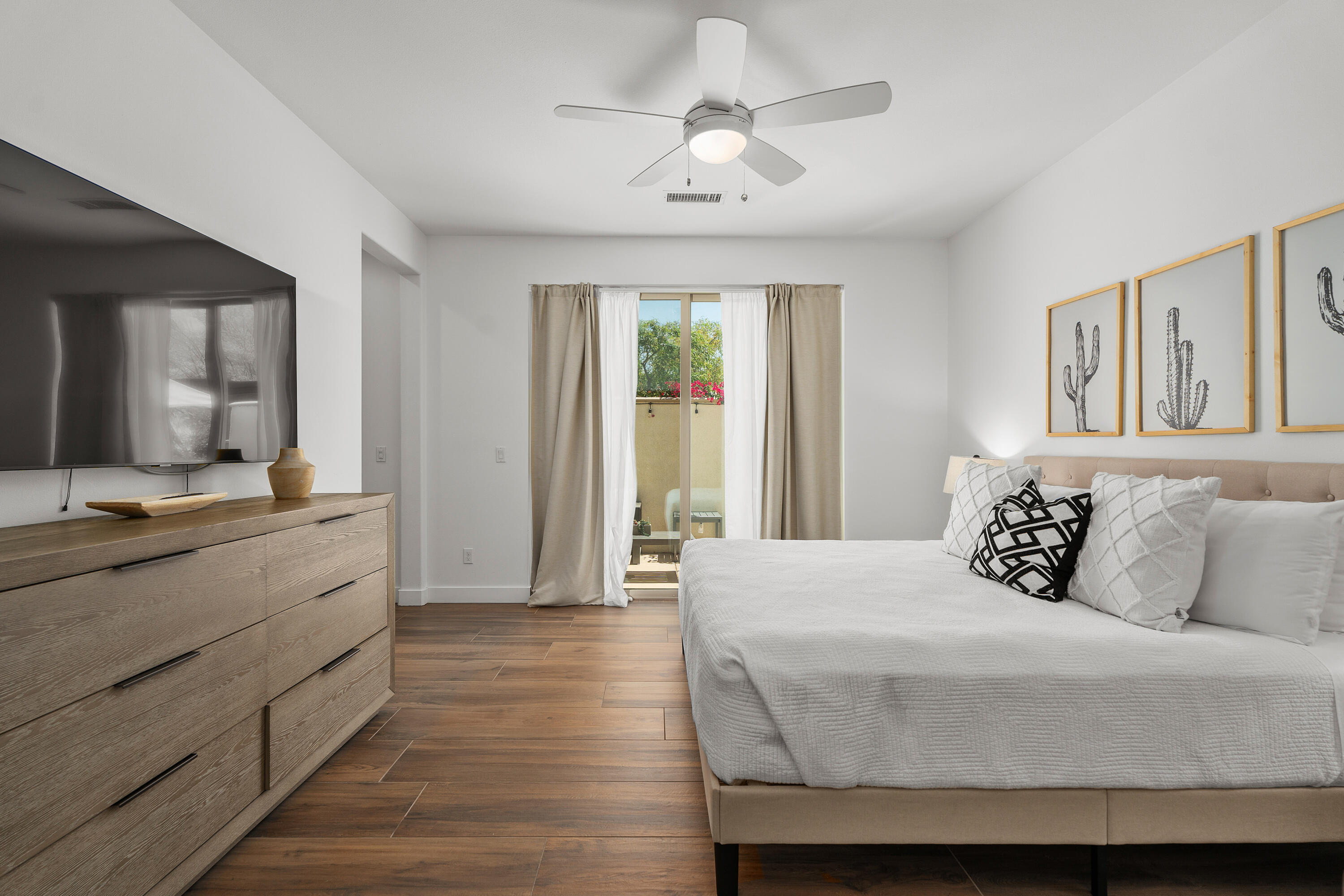 La Quinta, California, 92253, United States, 3 Bedrooms Bedrooms, ,3 BathroomsBathrooms,Residential,For Sale,1940982
