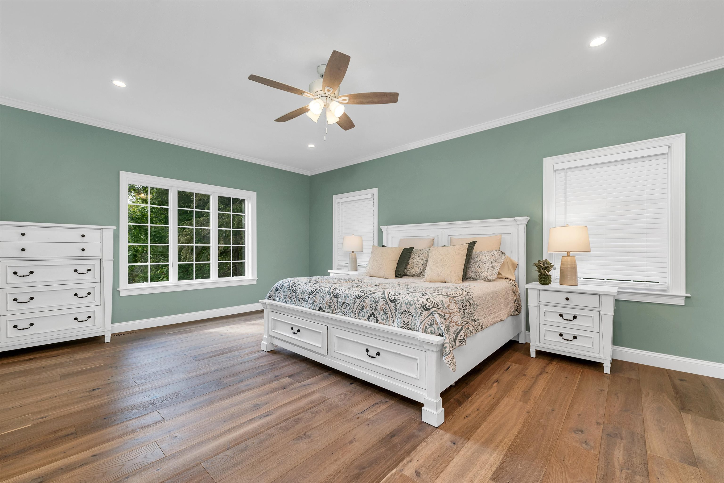 Meredith, New Hampshire, 03253, United States, 6 Bedrooms Bedrooms, ,4 BathroomsBathrooms,Residential,For Sale,1828401