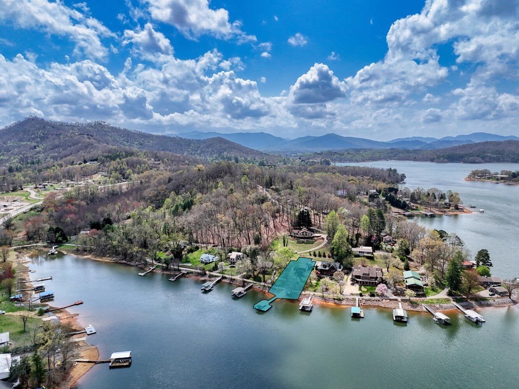 Hayesville, North Carolina, 28904, United States, 3 Bedrooms Bedrooms, ,4 BathroomsBathrooms,Residential,For Sale,1758410