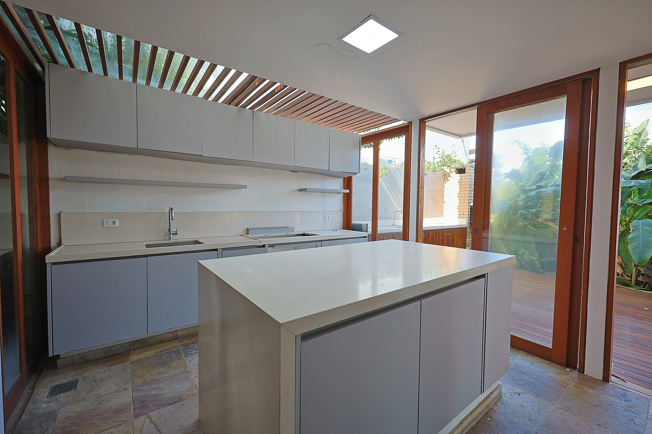  Exclusive Gated Community, Ocean Views, and a Prime Location - 物件實景