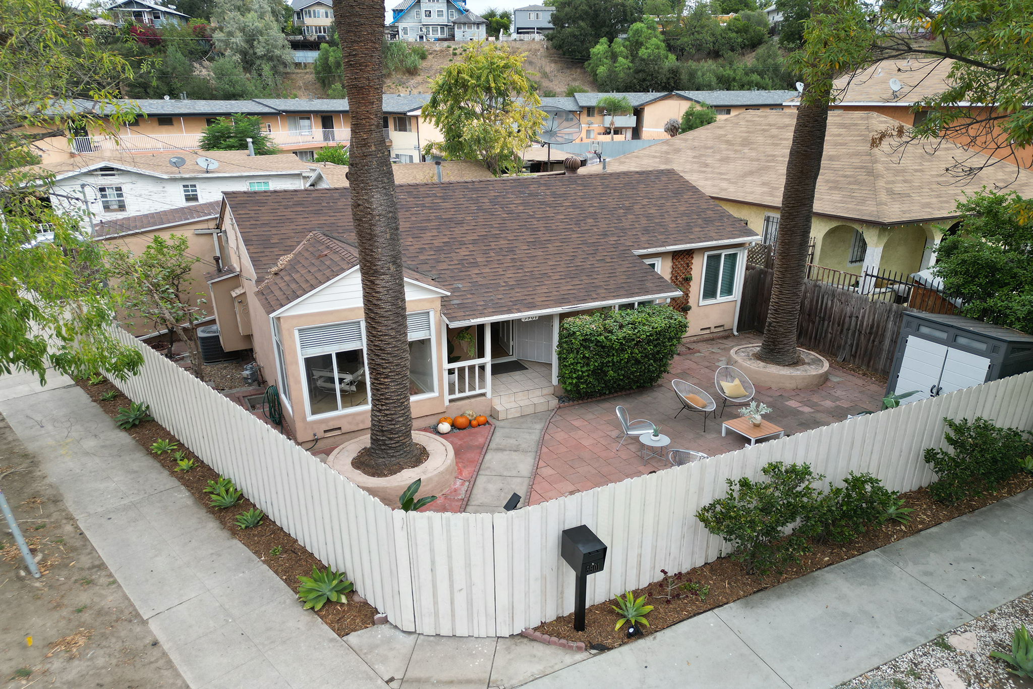  5901   Benner St - 物件實景