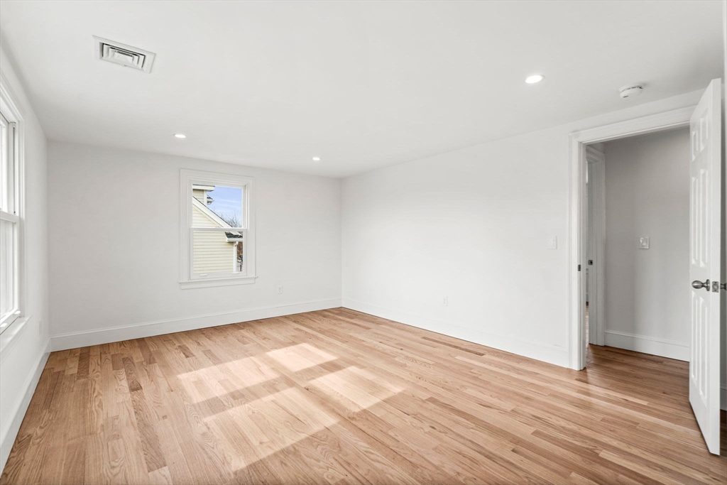 Boston, Massachusetts, 02132, United States, 3 Bedrooms Bedrooms, ,2 BathroomsBathrooms,Residential,For Sale,1898470