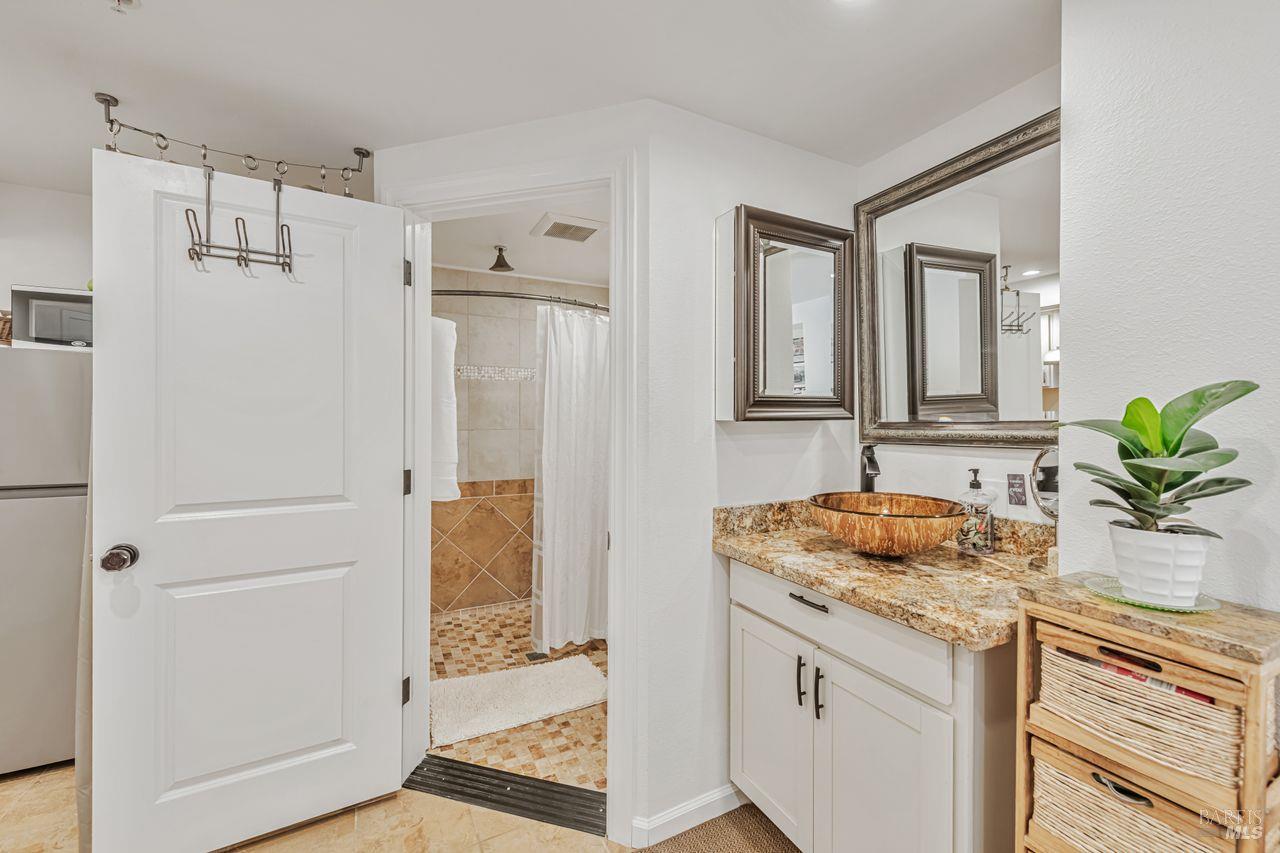 Corte Madera, California, 94925, United States, 4 Bedrooms Bedrooms, ,5 BathroomsBathrooms,Residential,For Sale,1917225