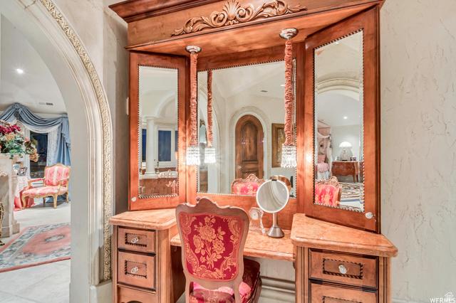Salt Lake City, Utah, 84103, United States, 4 Bedrooms Bedrooms, ,6 BathroomsBathrooms,Residential,For Sale,2048432