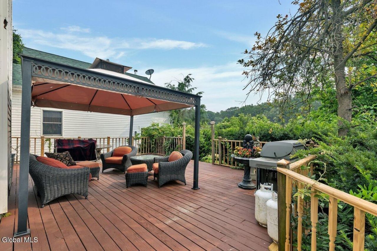 Greenville, New York, 12083, United States, 3 Bedrooms Bedrooms, ,3 BathroomsBathrooms,Residential,For Sale,1908320