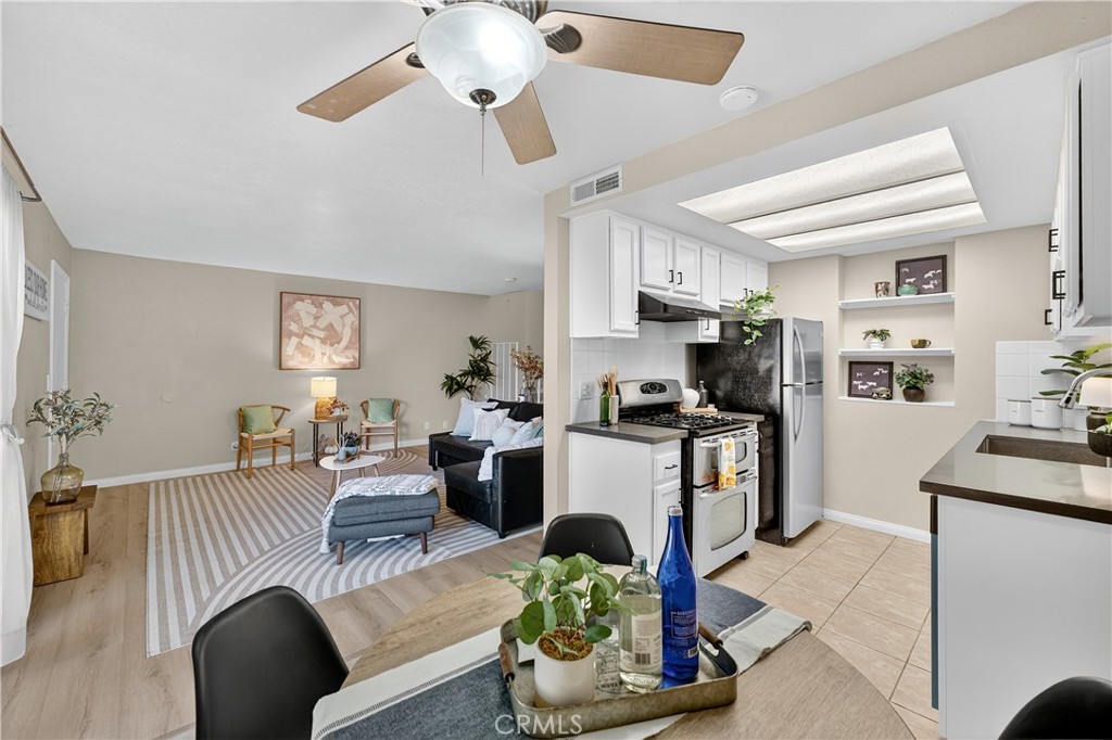 Hacienda Heights, California, 91745, United States, 2 Bedrooms Bedrooms, ,2 BathroomsBathrooms,Residential,For Sale,1985650