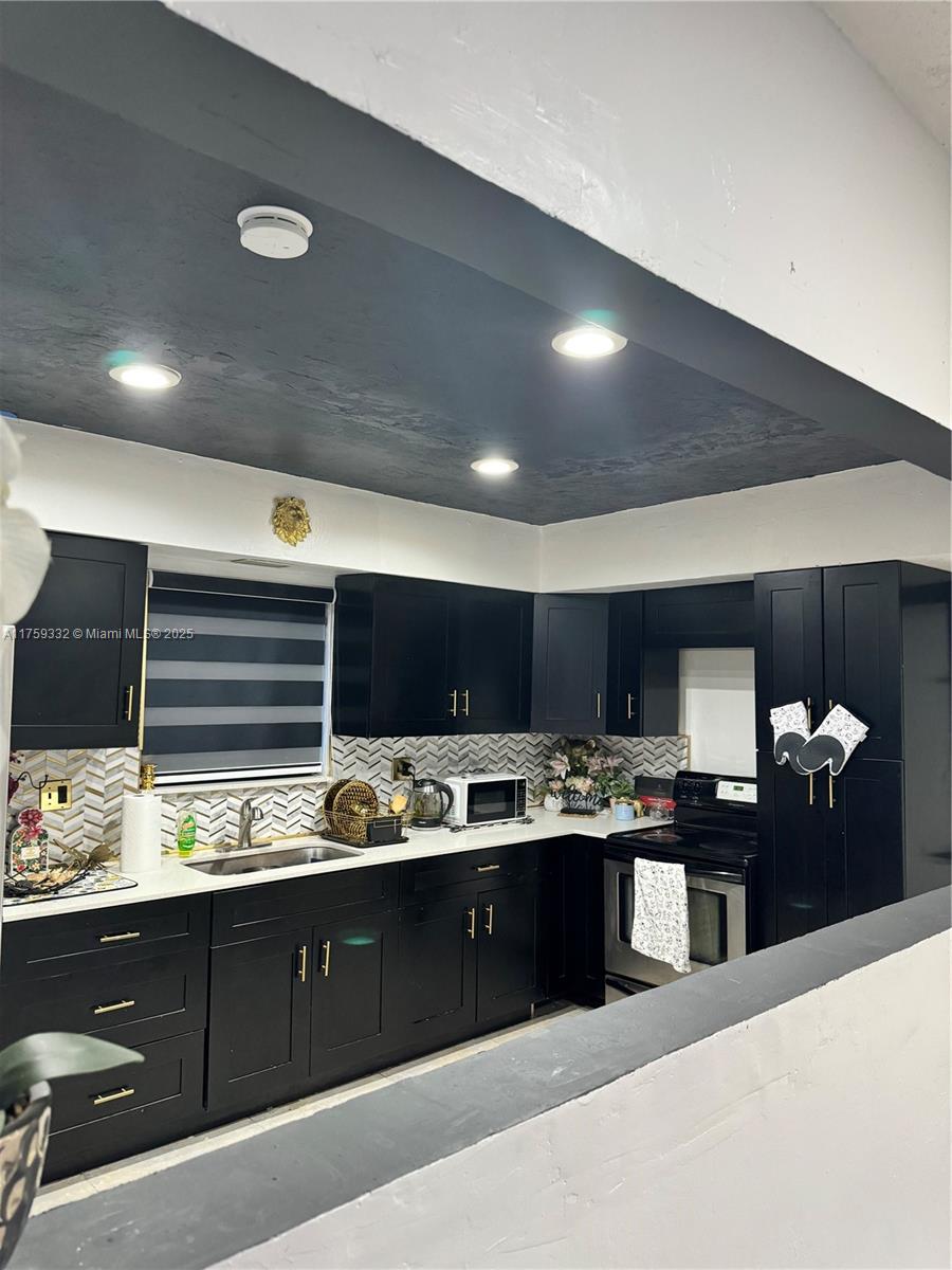 Miami Gardens, Florida, 33169, United States, 3 Bedrooms Bedrooms, ,2 BathroomsBathrooms,Residential,For Sale,1913697