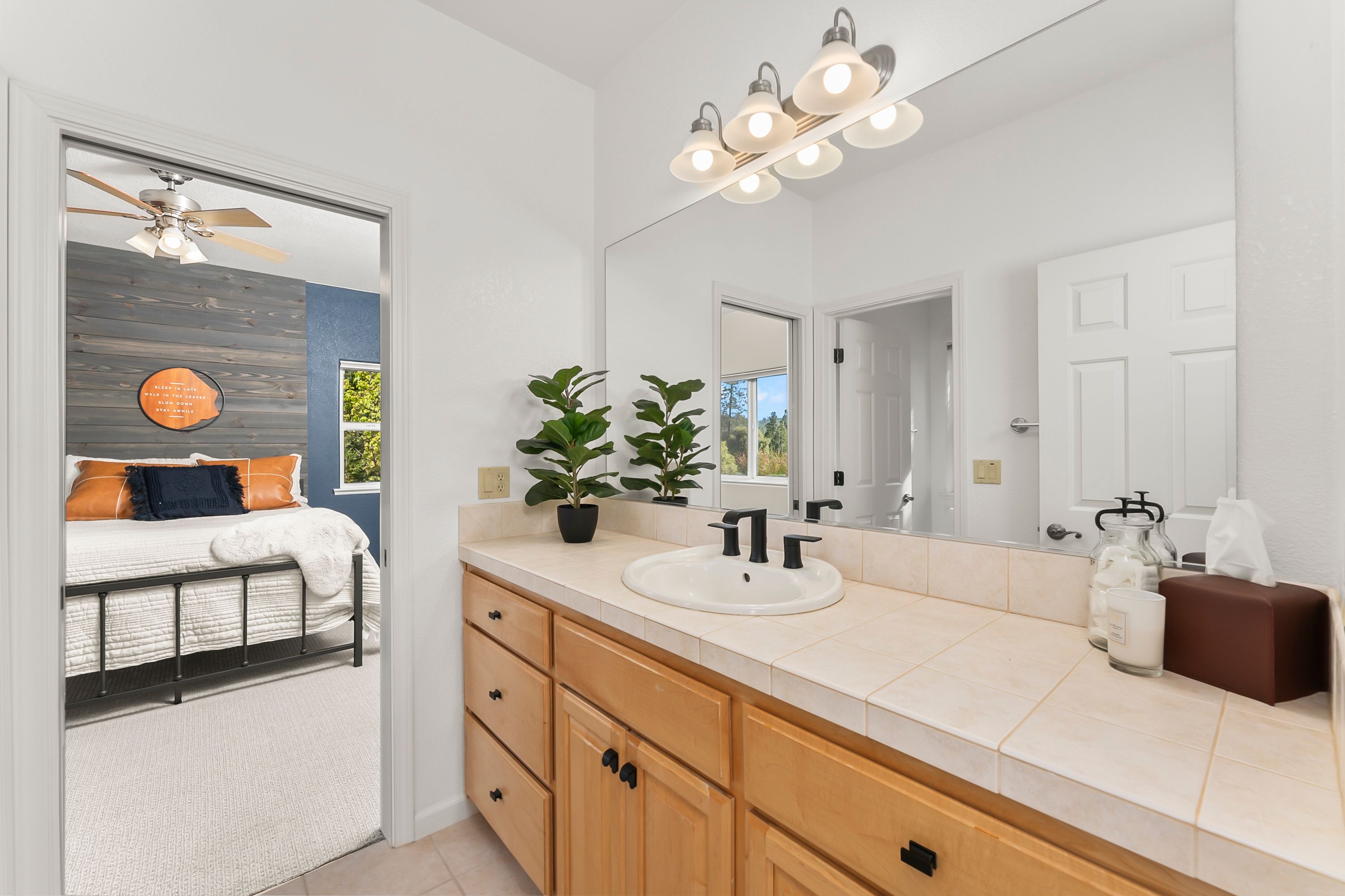  Thoughtfully Designed Living with Income Potential - 物件實景