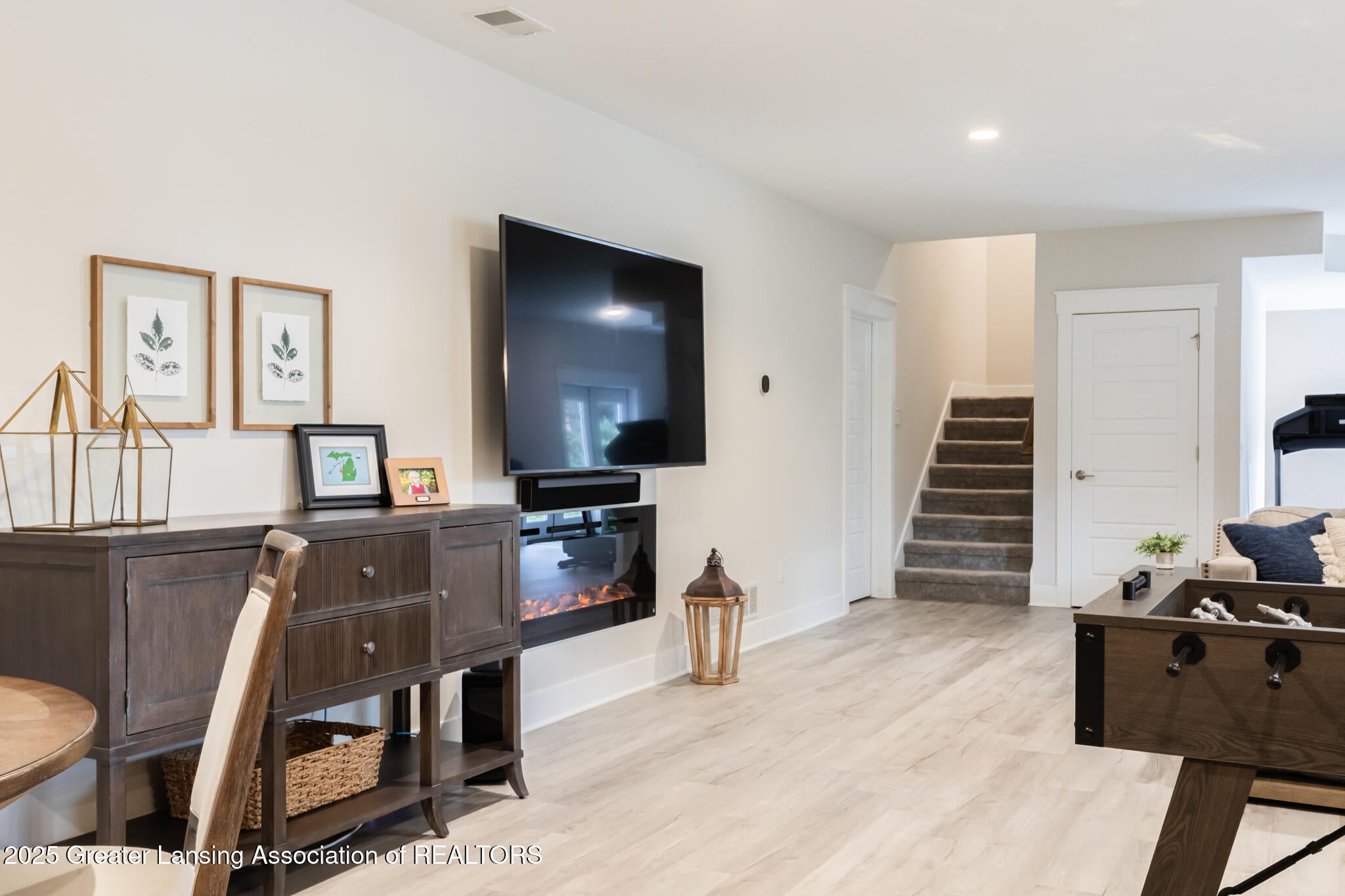 East Lansing, Michigan, 48823, United States, 5 Bedrooms Bedrooms, ,5 BathroomsBathrooms,Residential,For Sale,1987715