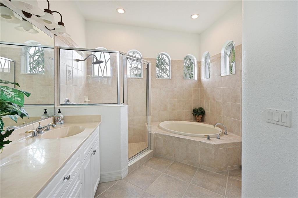 Bradenton, Florida, 34212, United States, 4 Bedrooms Bedrooms, ,3 BathroomsBathrooms,Residential,For Sale,1848553